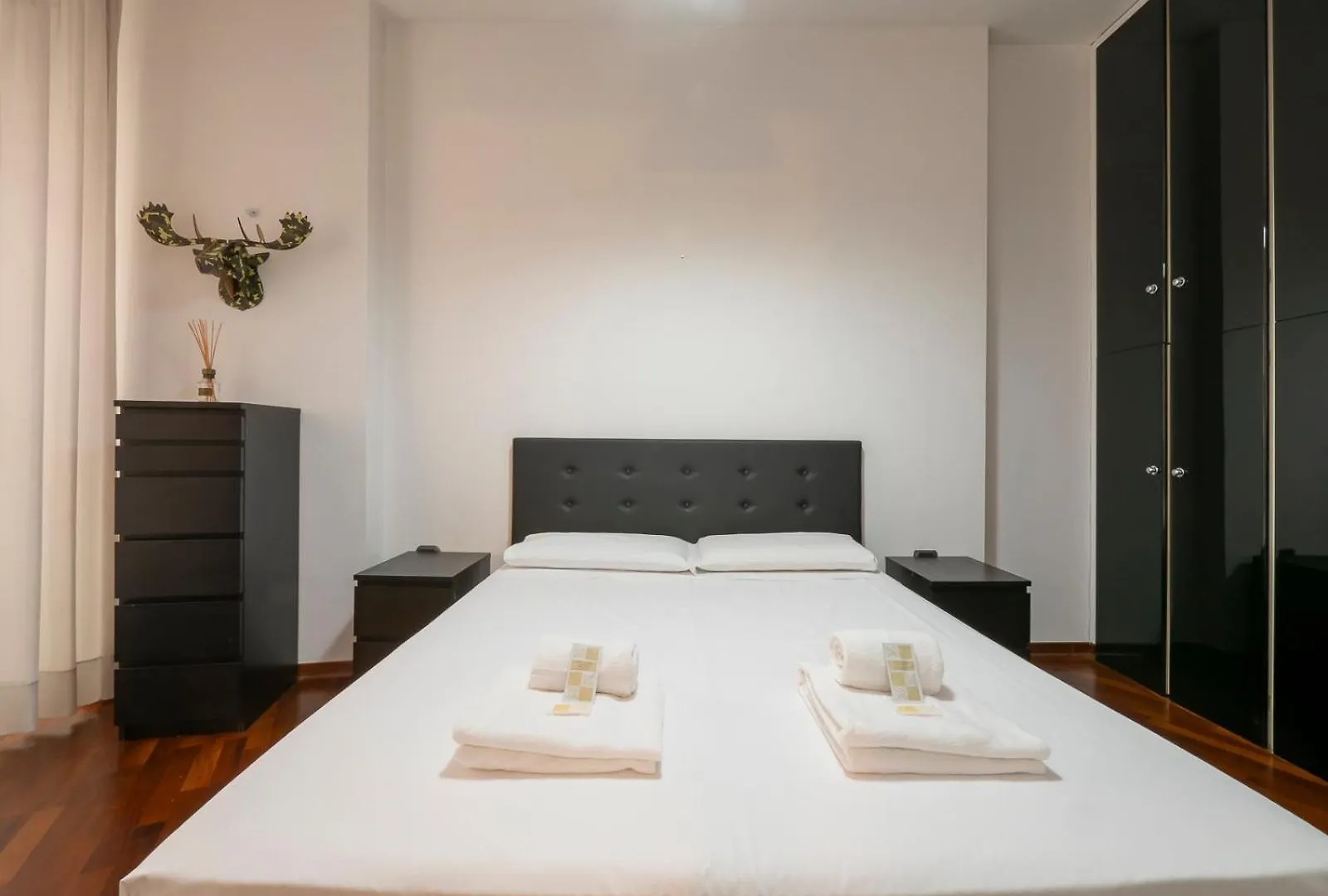 Youhosty - Elegant Duomo Apartment Milano Italien